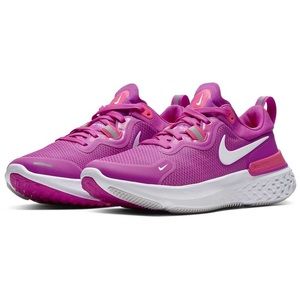 Nike Miler react Woman’s size 9 athletic shoes
